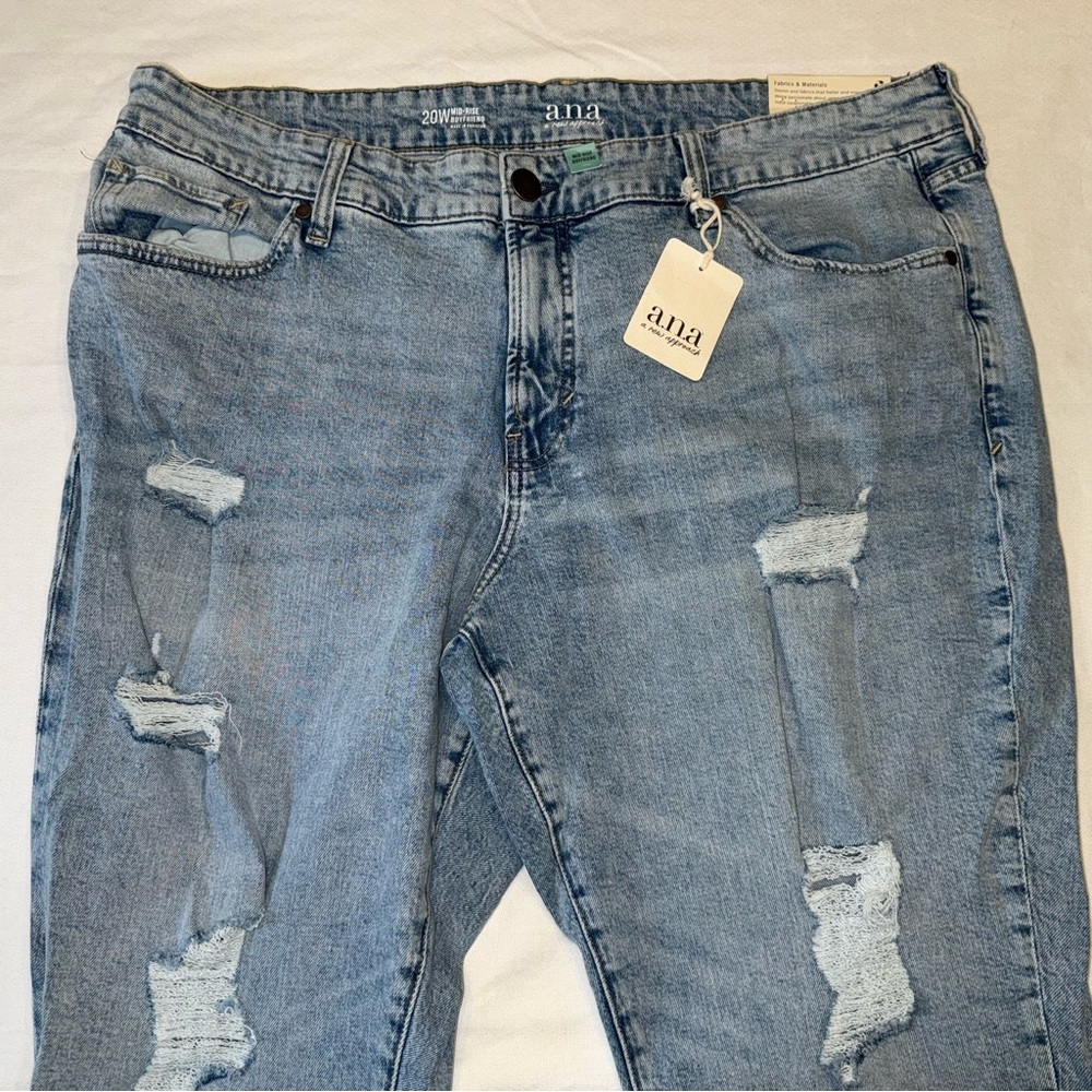 a.n.a Mid-Rise Boyfriend Jeans in Light Wash Distressed NWT Size 20W